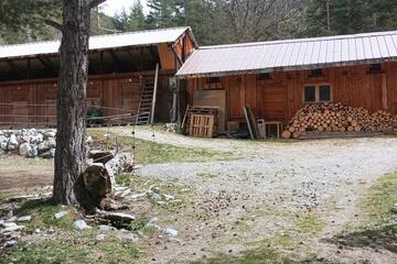 © Ferme équestre de la Clarée - Les crottins d'abord